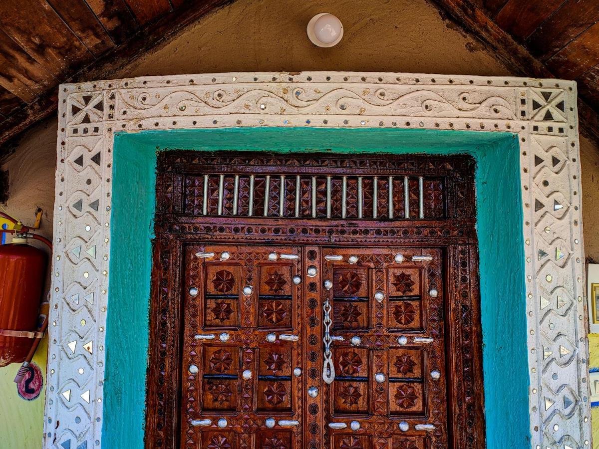 Royal King Hotel Dhordo Exterior photo
